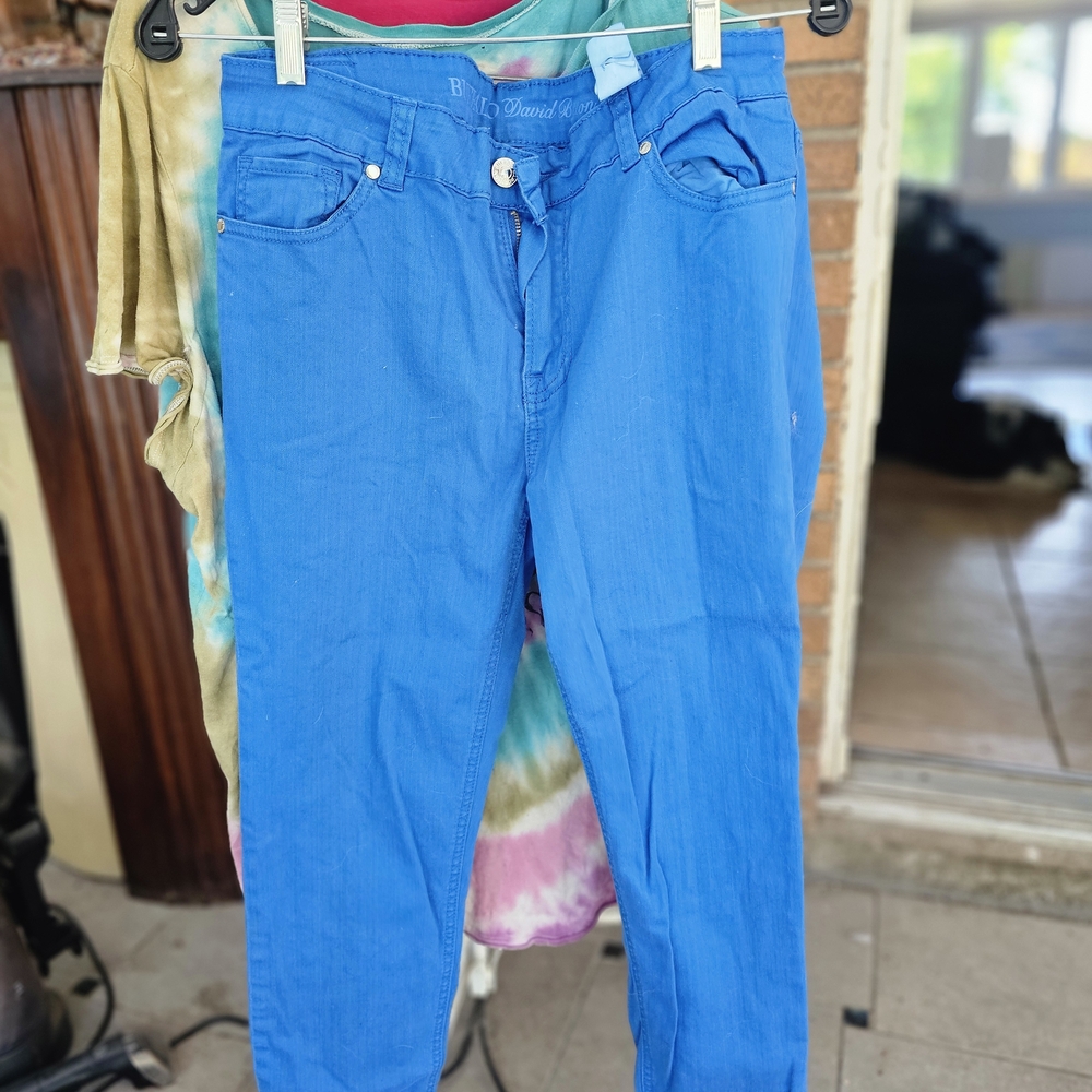 Buffalo Vibrant Blue Cropped Jeans
